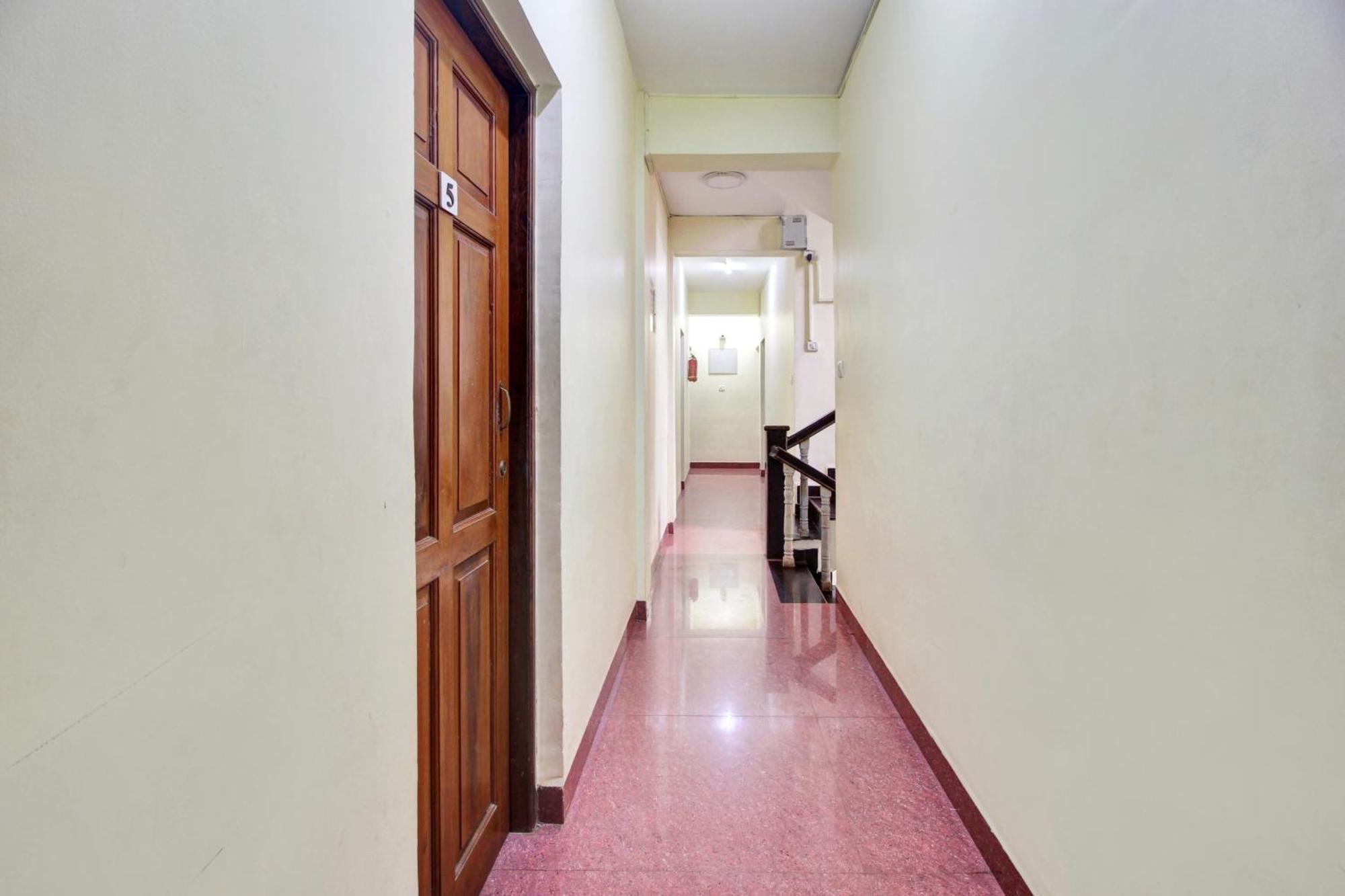 Hotel O Ferns Guest House กาลังกูติ ภายนอก รูปภาพ